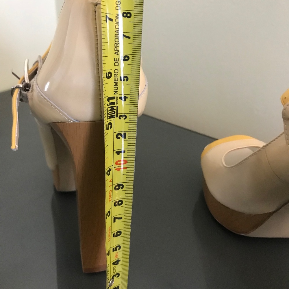 Colin Stuart Platform Heels - Picture 8 of 8